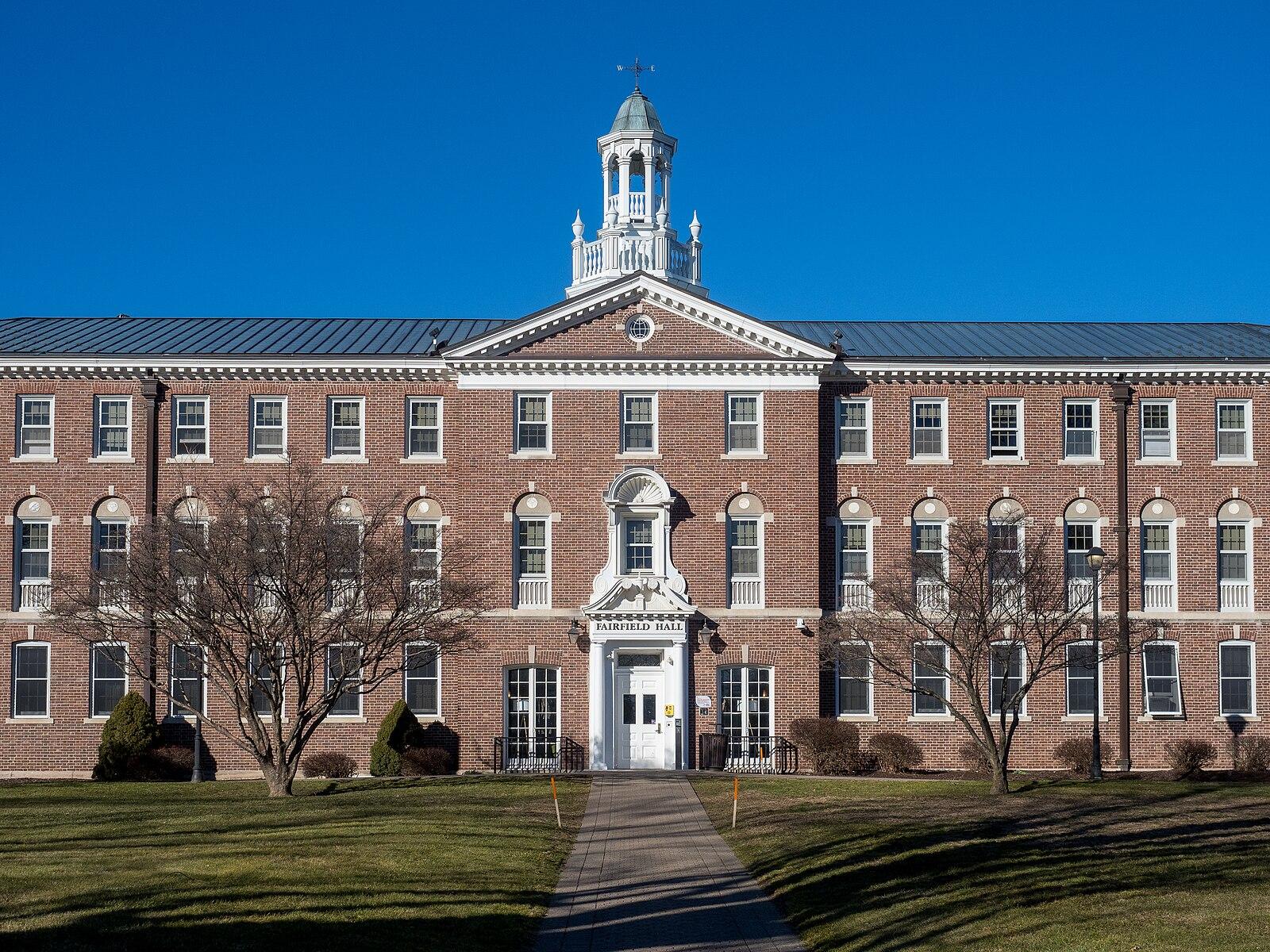 Western Connecticut State University (53564936634)