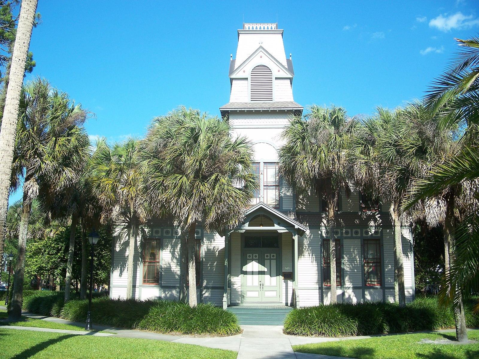 DeLand Hall on Stetson U campus1