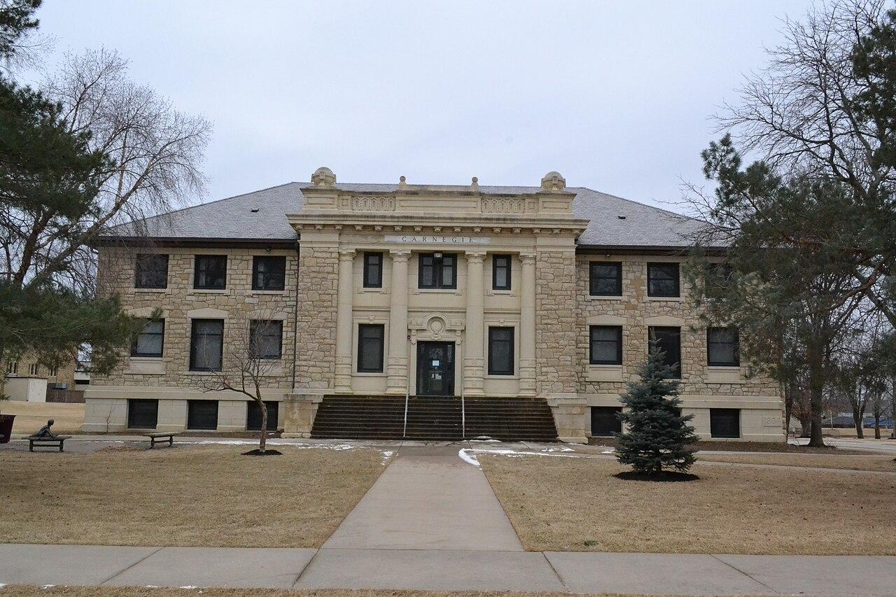 Washburn_University_Carnegie_Library.jpg