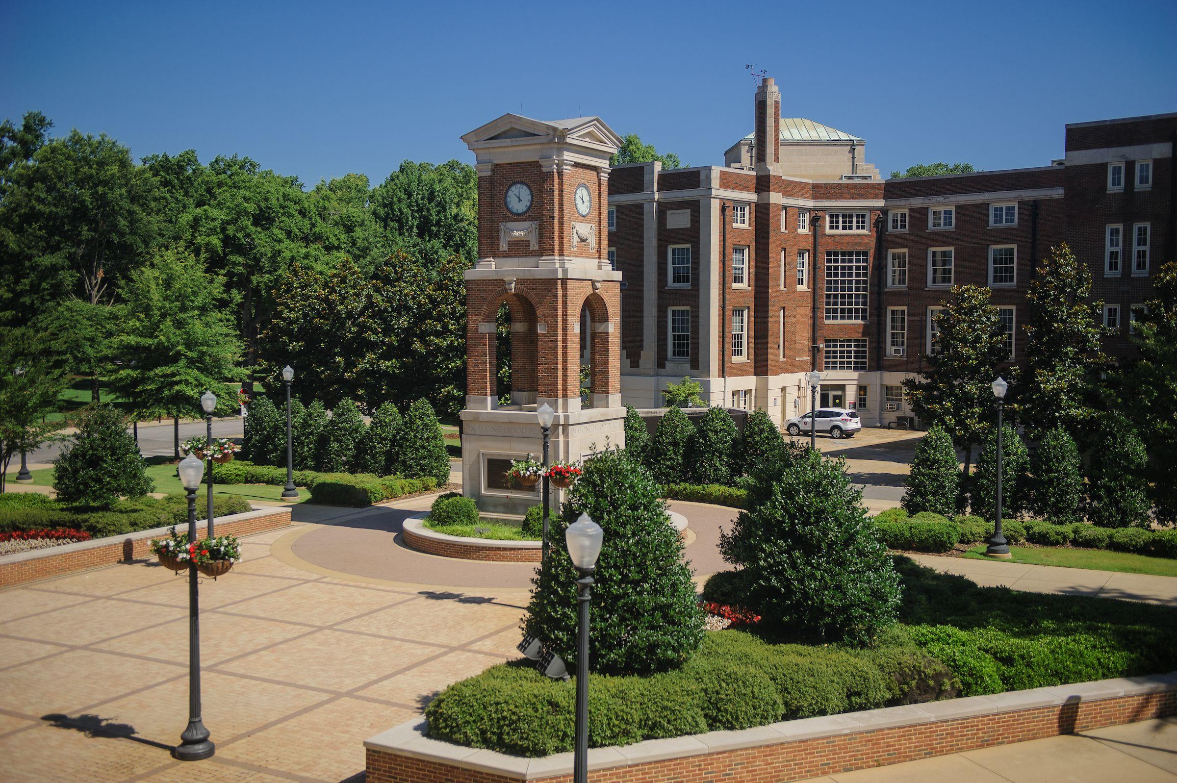 1806016_mw_0029_fosters_malone_hood-2400x1597