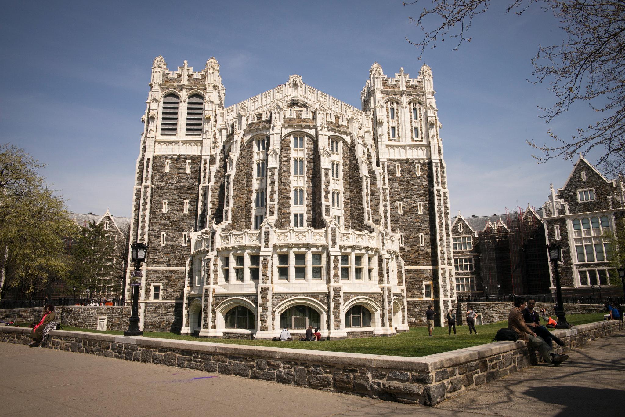 Dreams Stall as CUNY, New York City's Engine of Mobility, Sputters - The New York Times