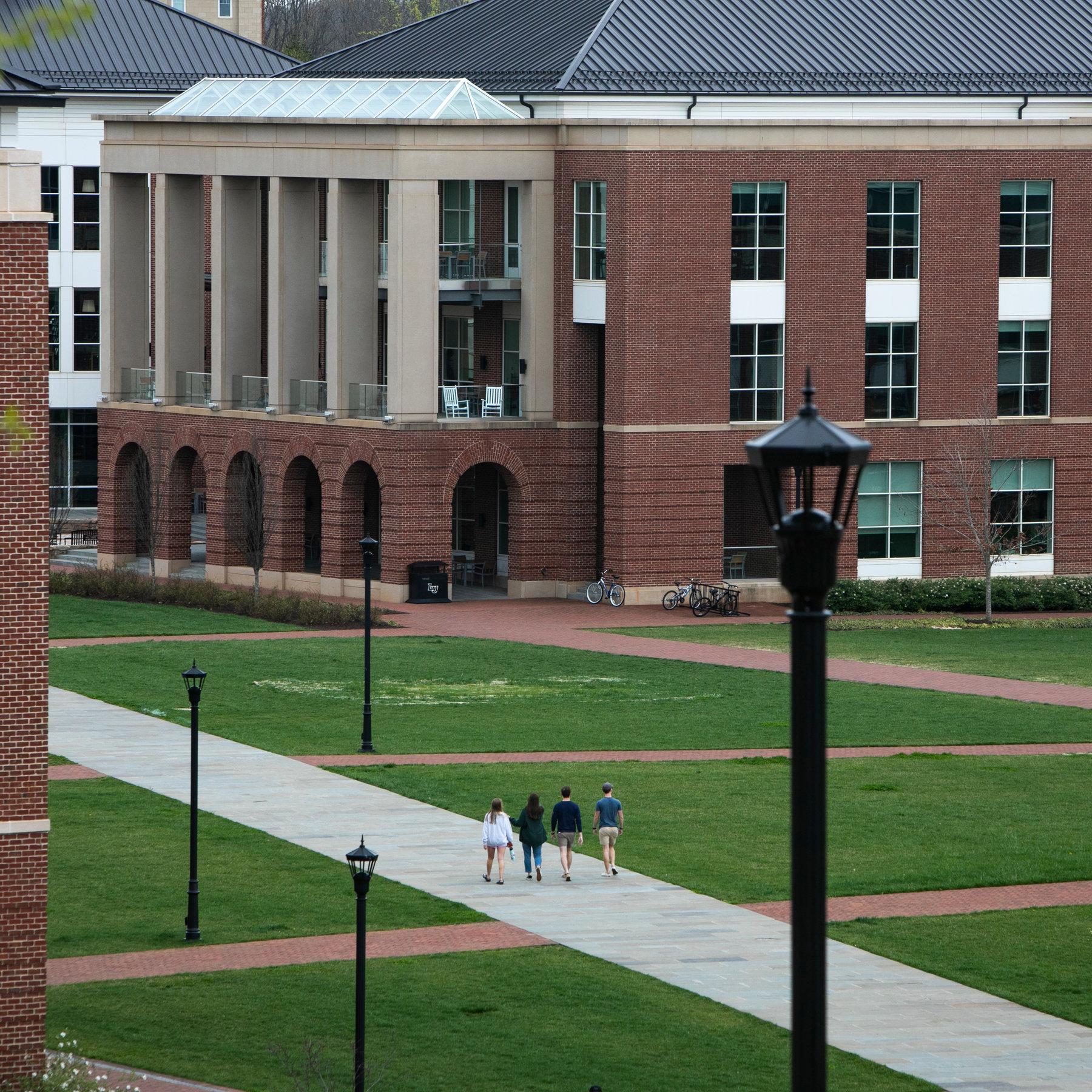 Liberty University Brings Back Its Students, and Coronavirus Fears, Too - The New York Times