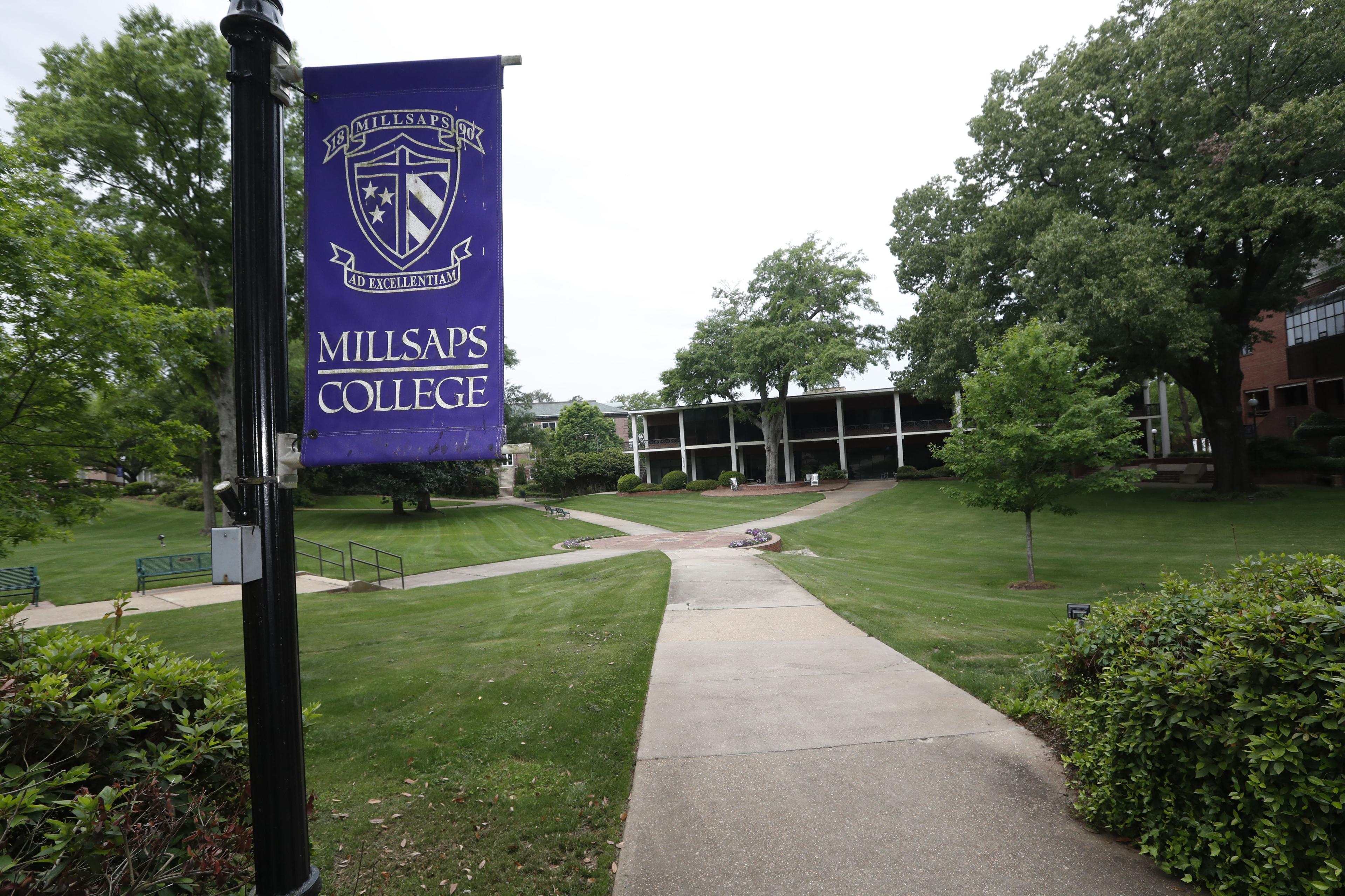 Millsaps Advantage Scholarship covers tuition for top students