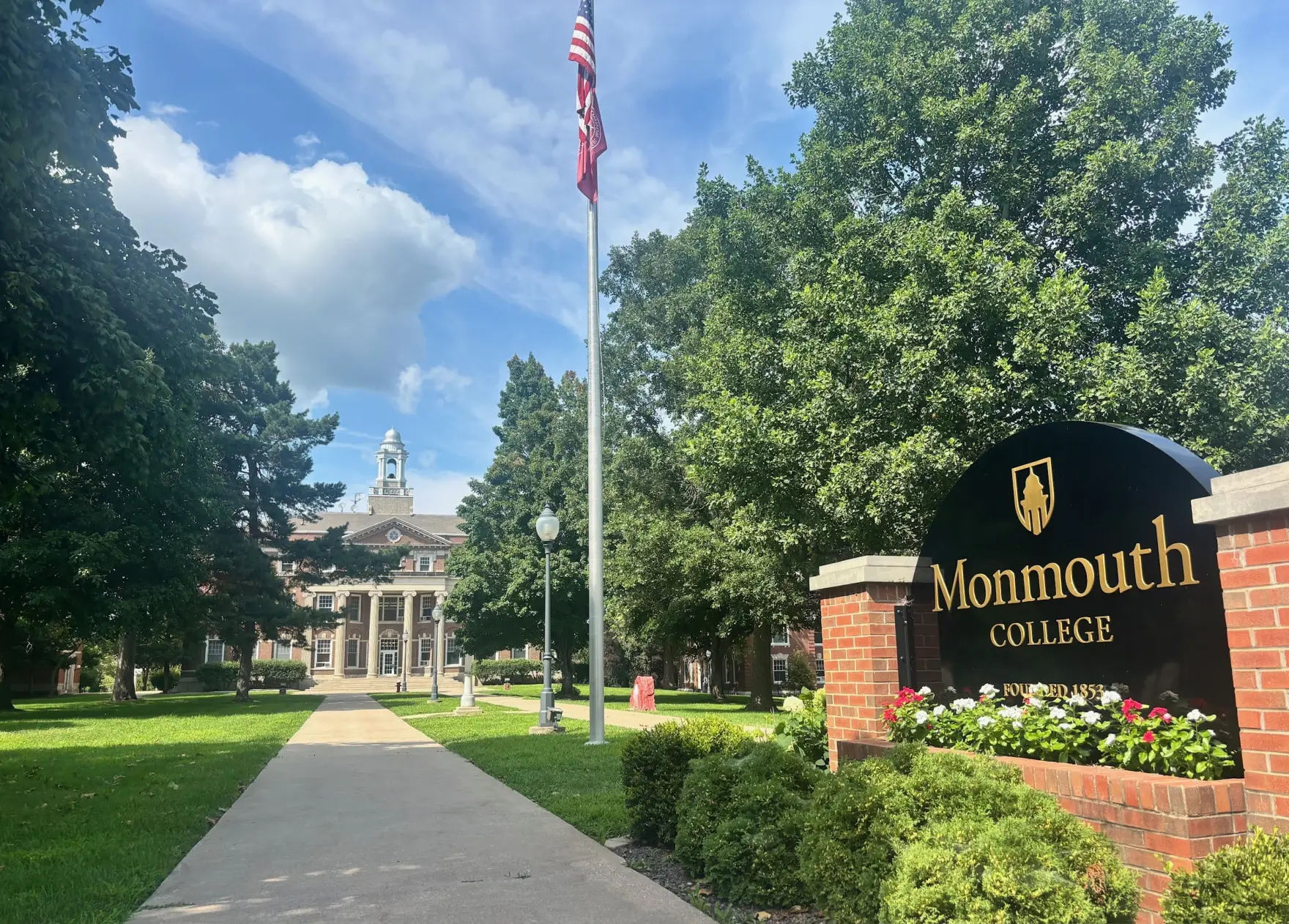 Monmouth College phasing out ten majors, enhancing other programs following academic prioritization process - IPM Newsroom