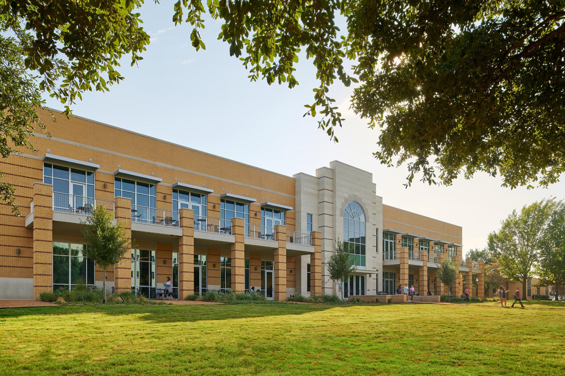 Texas Wesleyan University Nick and Lou Martin University Center | Bennett Partners