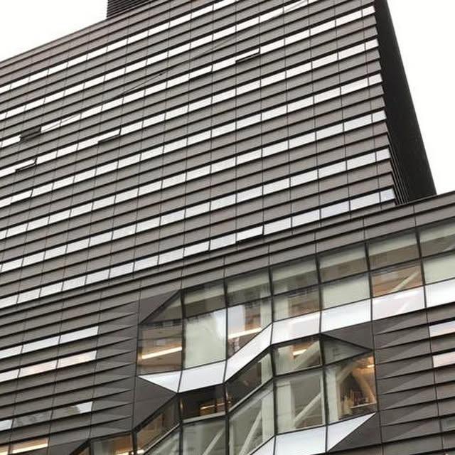 Hey everyone! Happy #WorkWednesday! Part of our jobs at the Welcome Center is to share our experiences with prospective students and give graduate campus tours. We show our guests around this wonderful