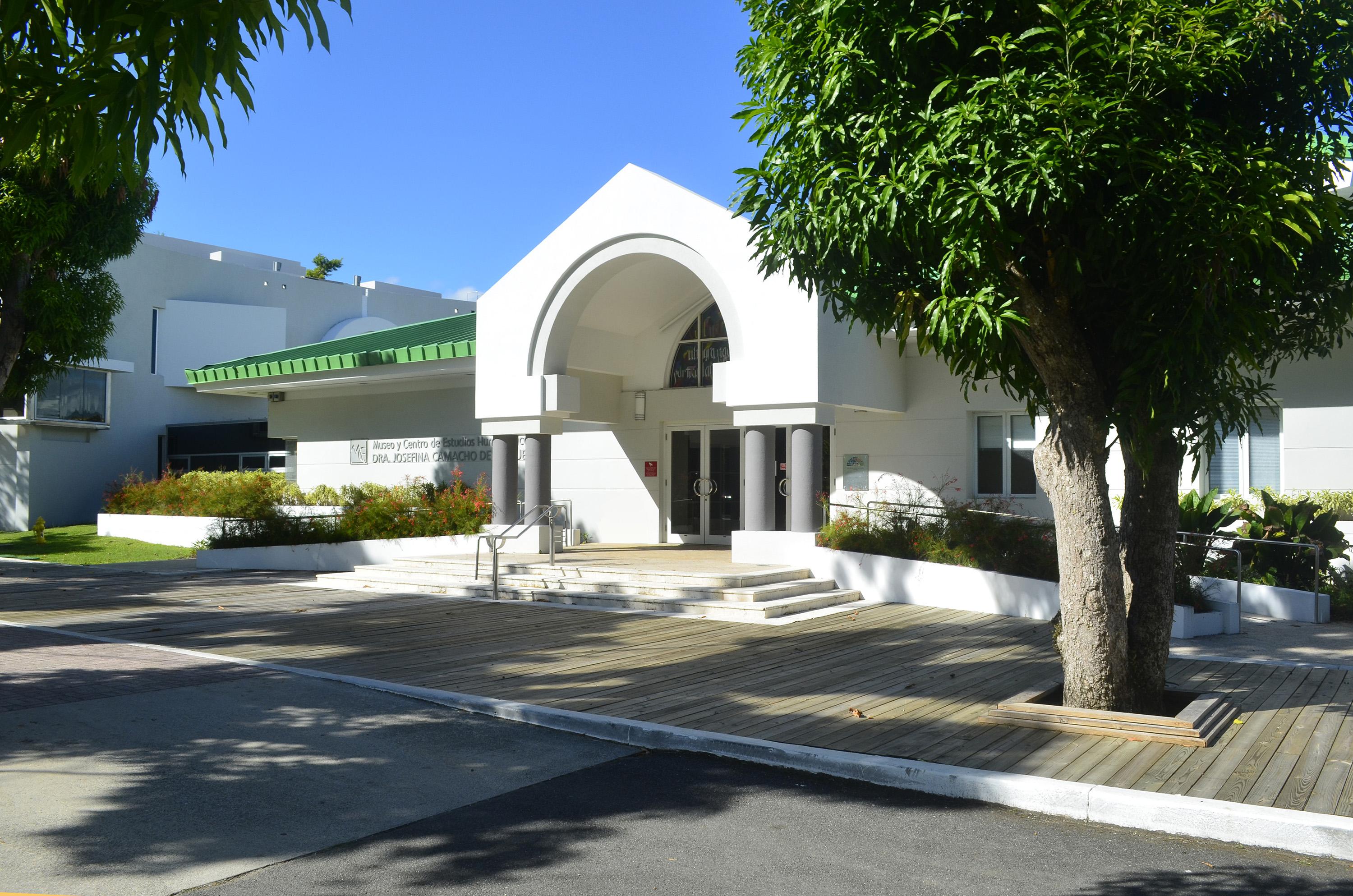 Celebración de regreso en el Museo y Centro de Estudios Humanísticos de la Universidad Ana G. Méndez