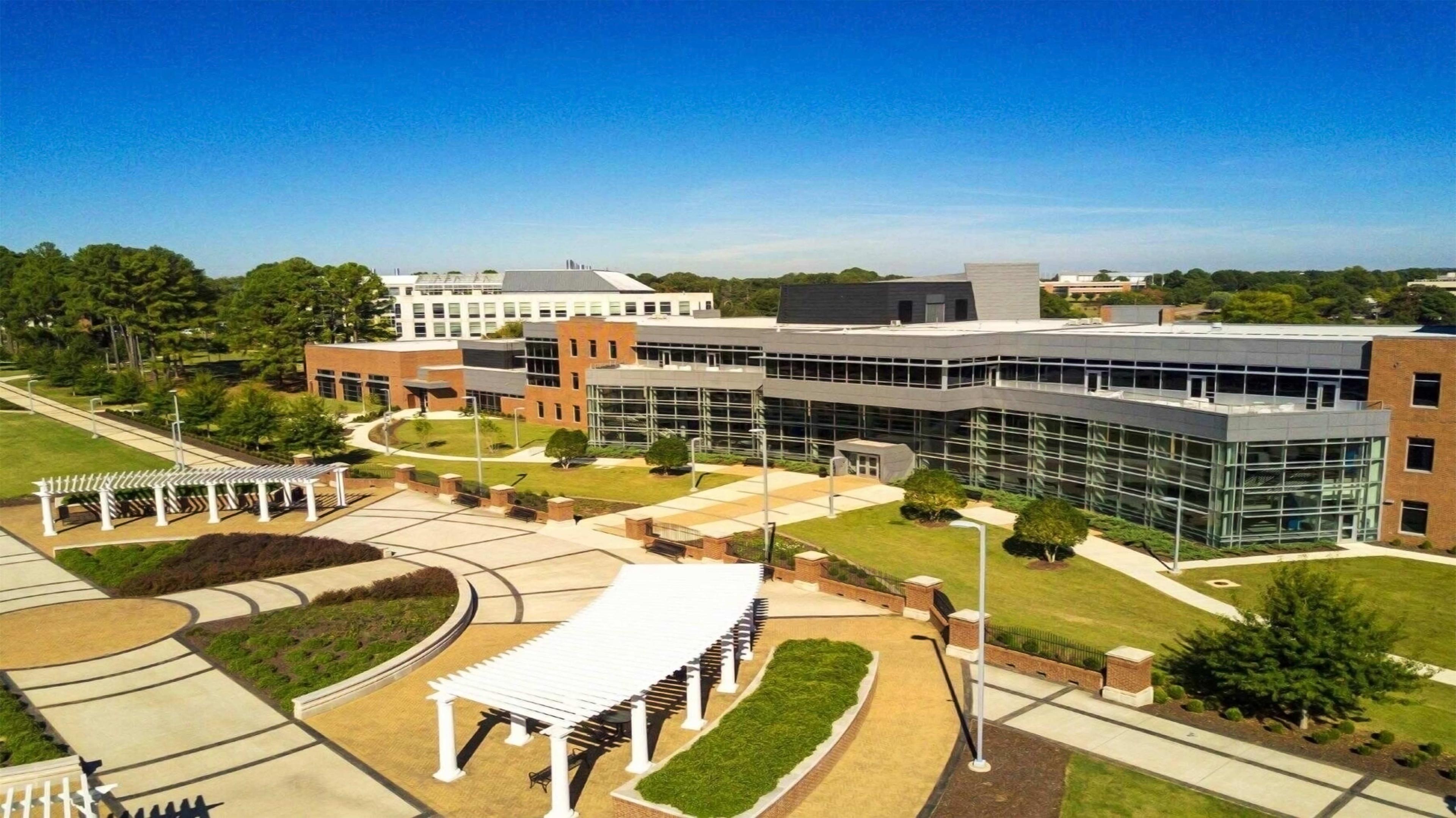 The University Of Alabama In Huntsville - Class Rings, Yearbooks and Graduation | Balfour
