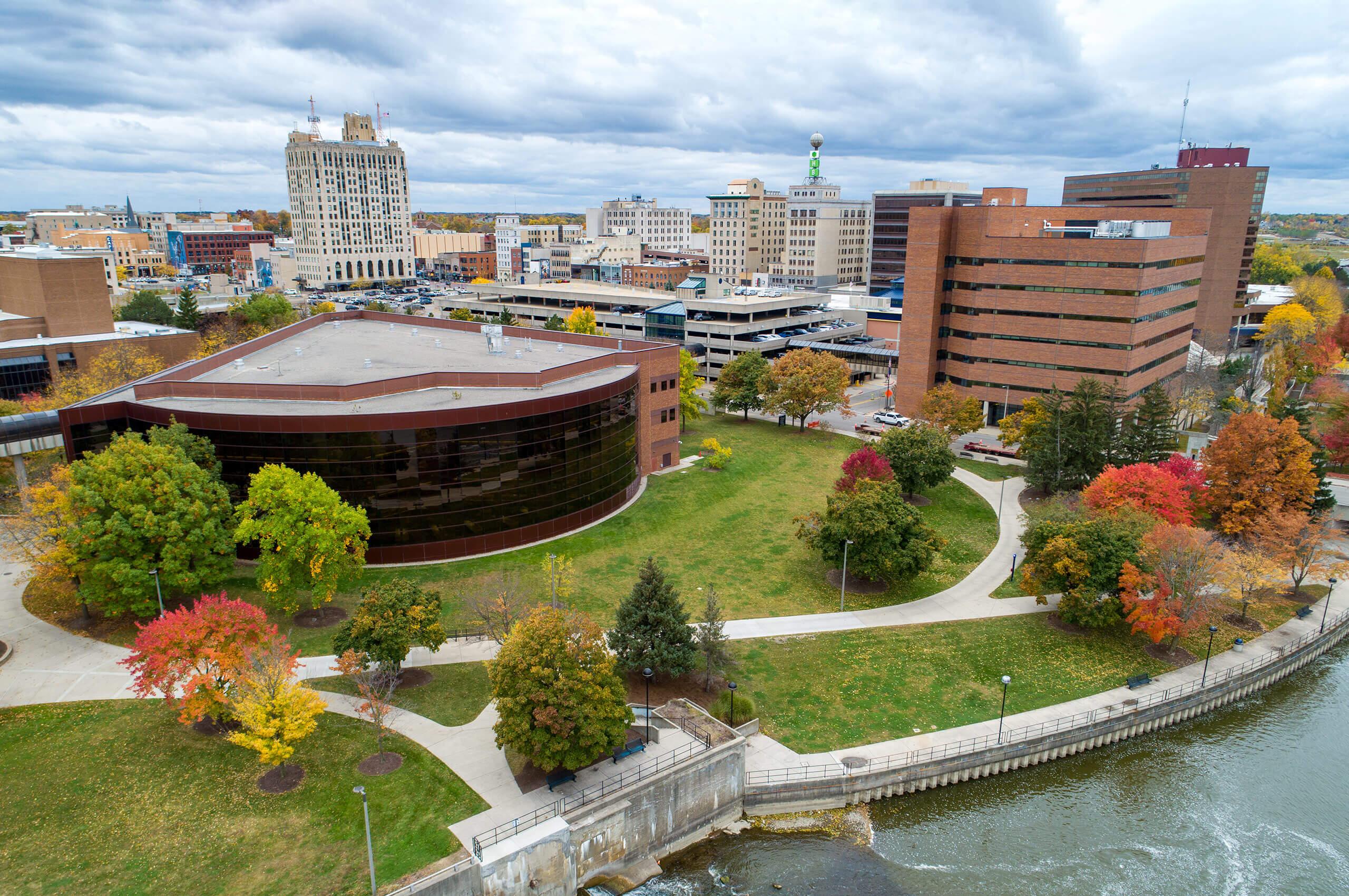 Campus Tours | University of Michigan-Flint