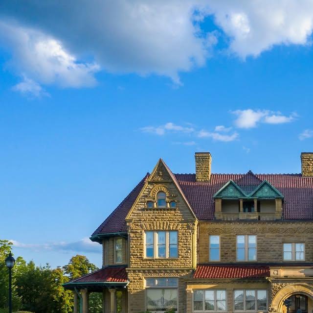 Spring break plans: explore college campuses ✔️ Visit our Fort Wayne campus and see why Saint Francis is ranked as the #1 best value college in the area by @nichesocial! 💙🤍 If