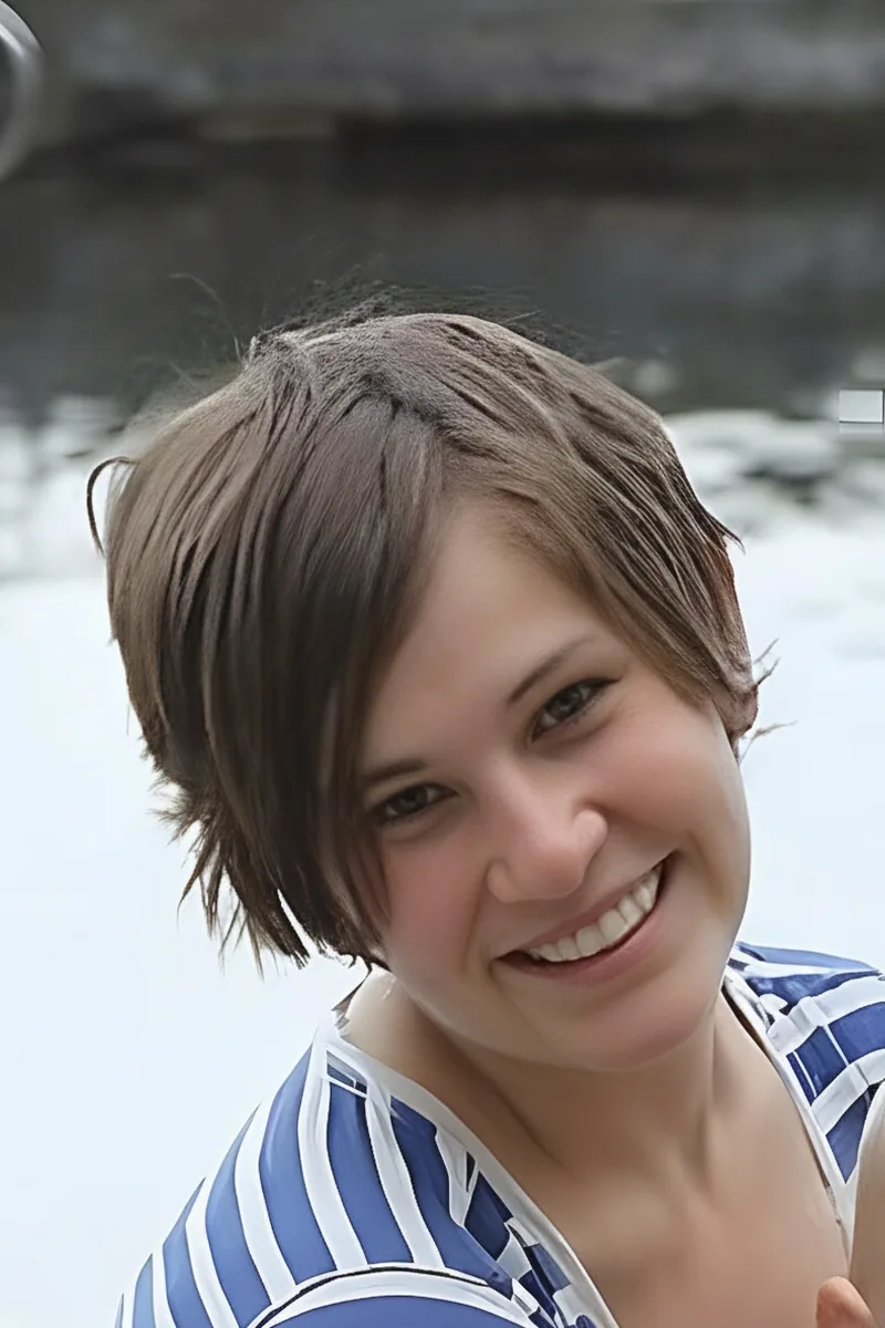 Julie Lynn