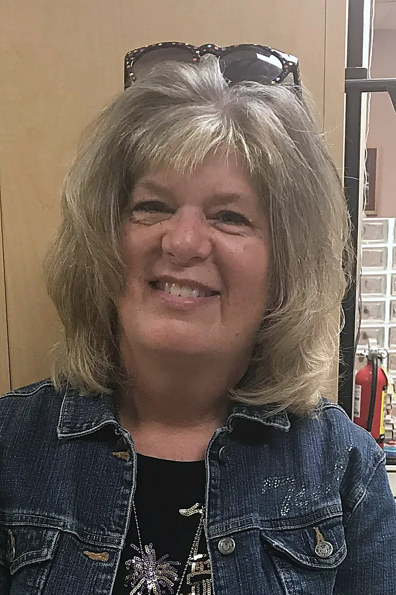 Suzanne Bahr